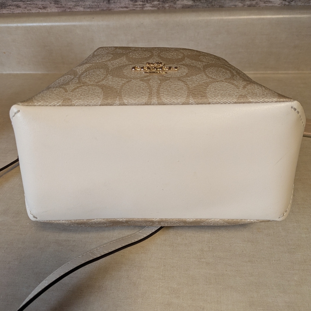 Coach 87826 Gorgeous Abby Crossbody/Shoulder Bag Like New - Picture 5 of 16